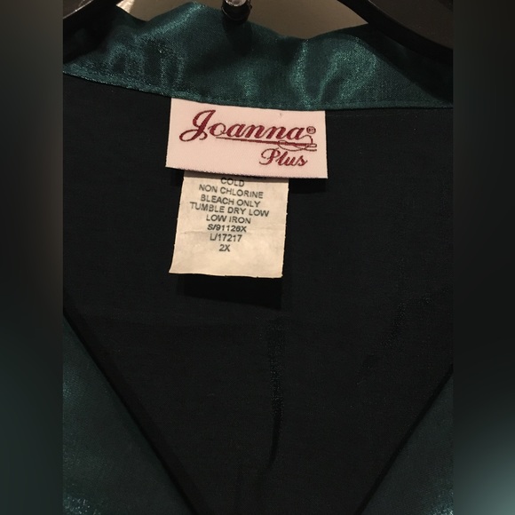 Shimmery Green Button Down Blouse Sz 2X - Picture 3 of 3